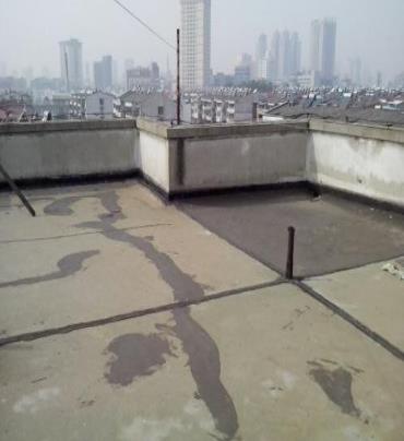 花垣漏水维修 楼顶漏水是什么原因，楼顶漏水维修方法是什么?