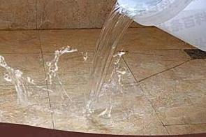 花垣漏水维修 免砸砖防水材料该如何施工